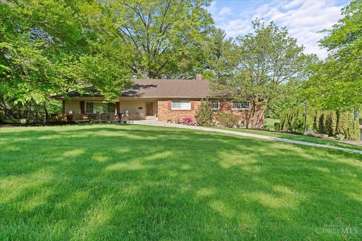 8319 Lynnehaven Drive, Amberley, OH 45236