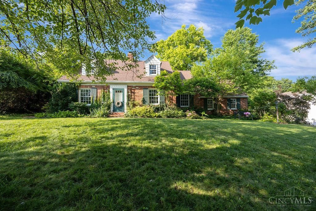 404 Oliver Road, Wyoming, OH 45215