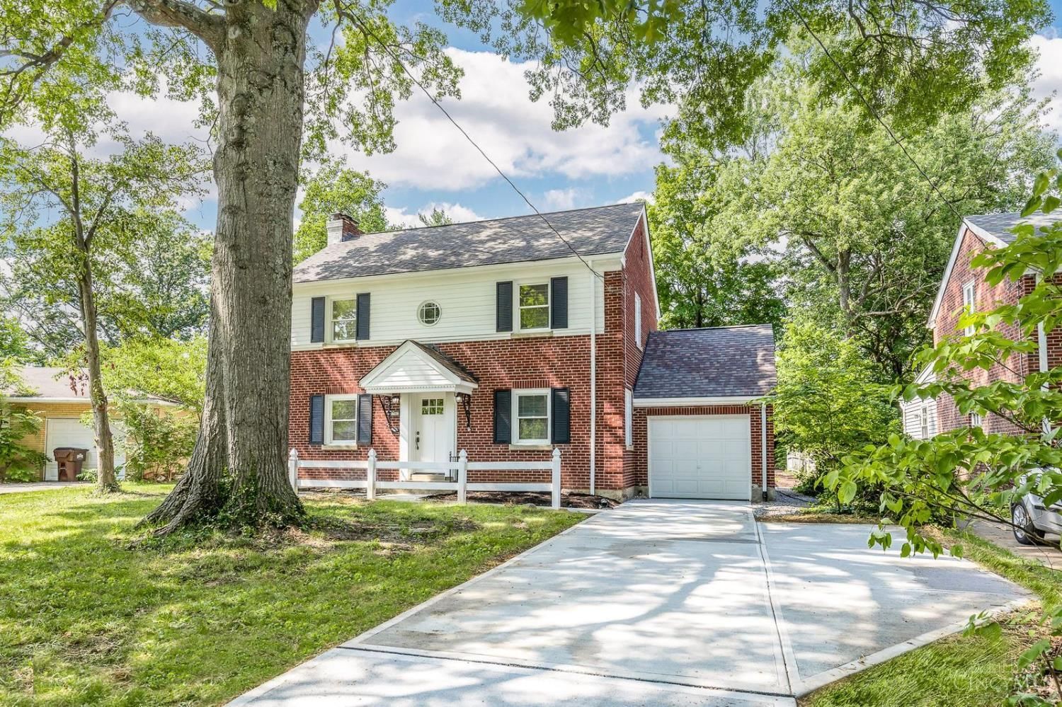 Photo of 1562 Oak Knoll Drive