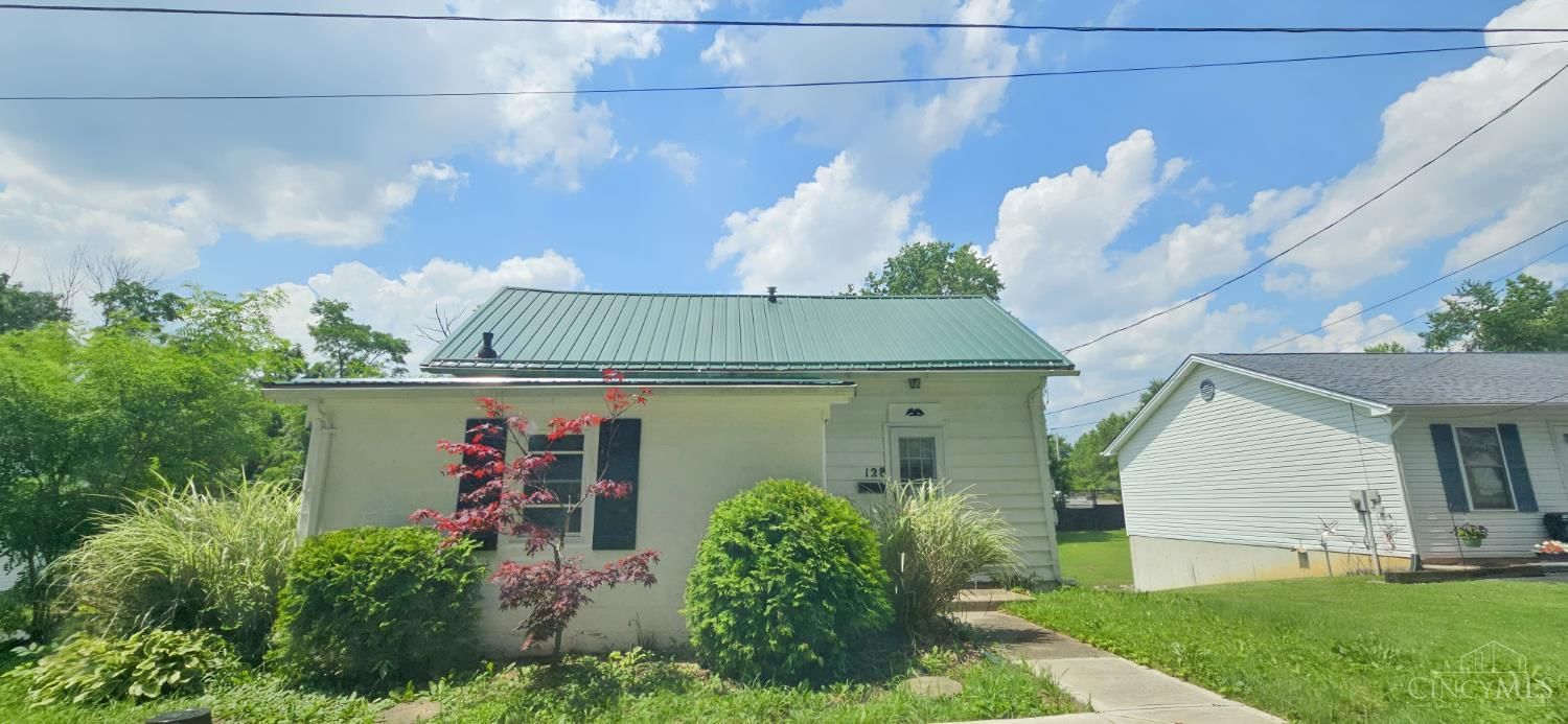 128 Burroughs Street, Blanchester, OH 45107