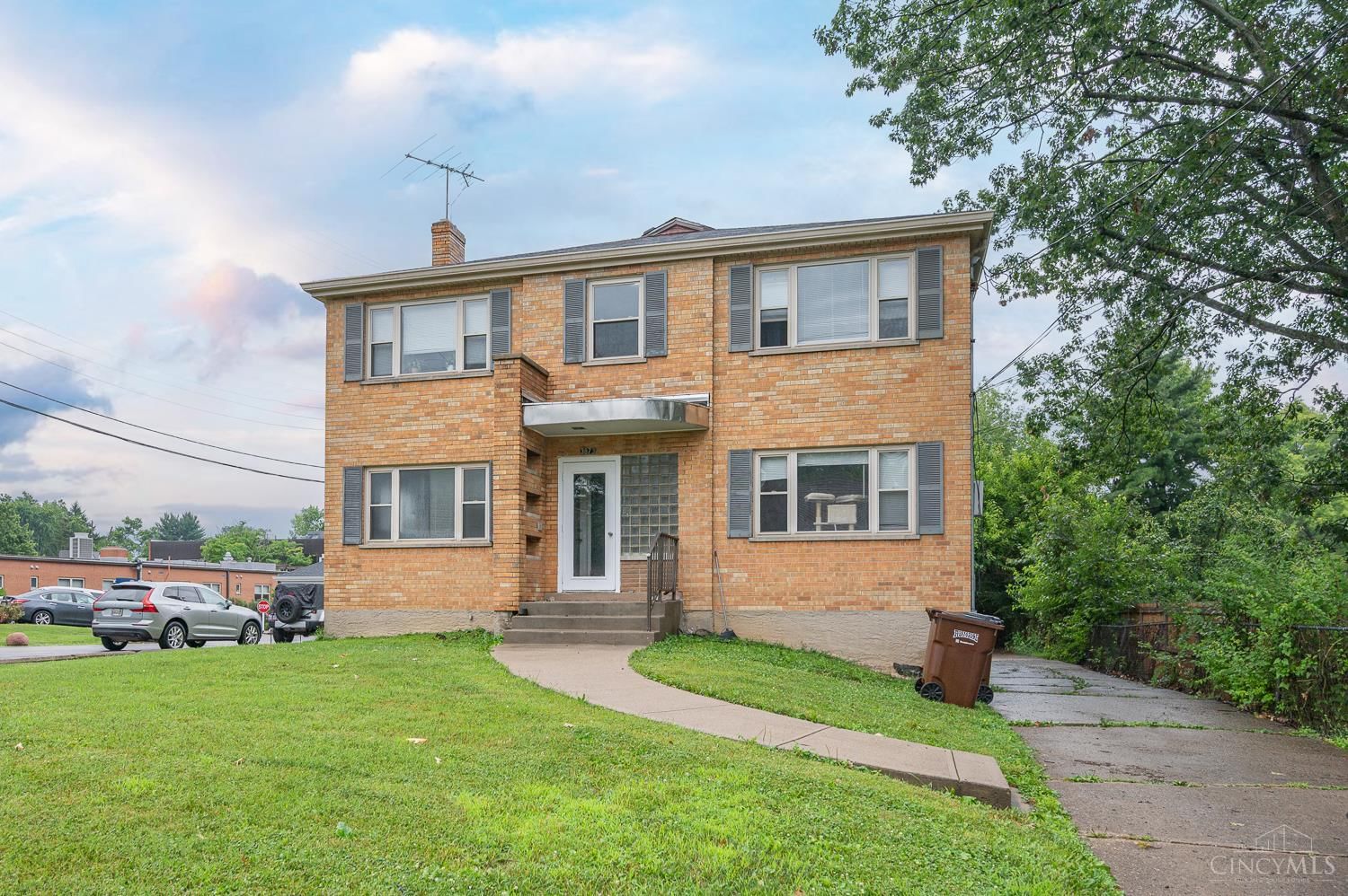 Photo of 3873 Galbraith Road