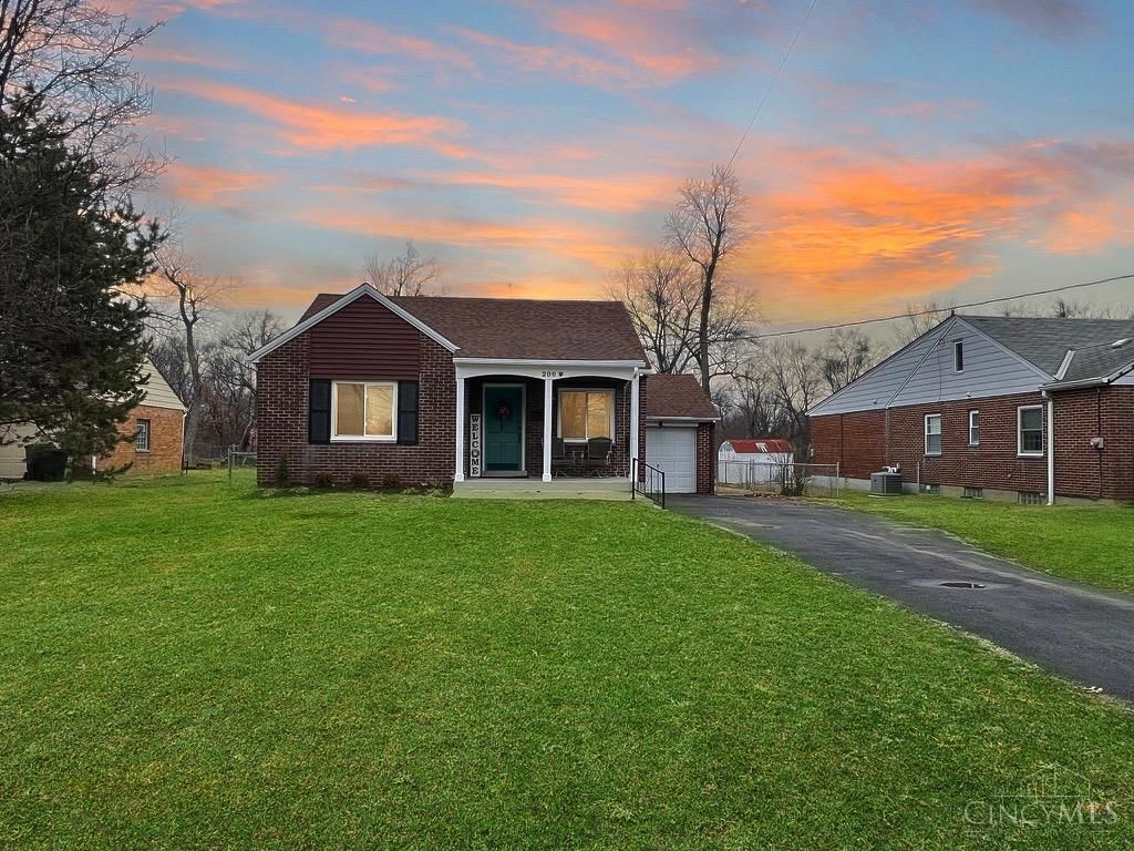 200 Sharon Road, Glendale, OH 45246