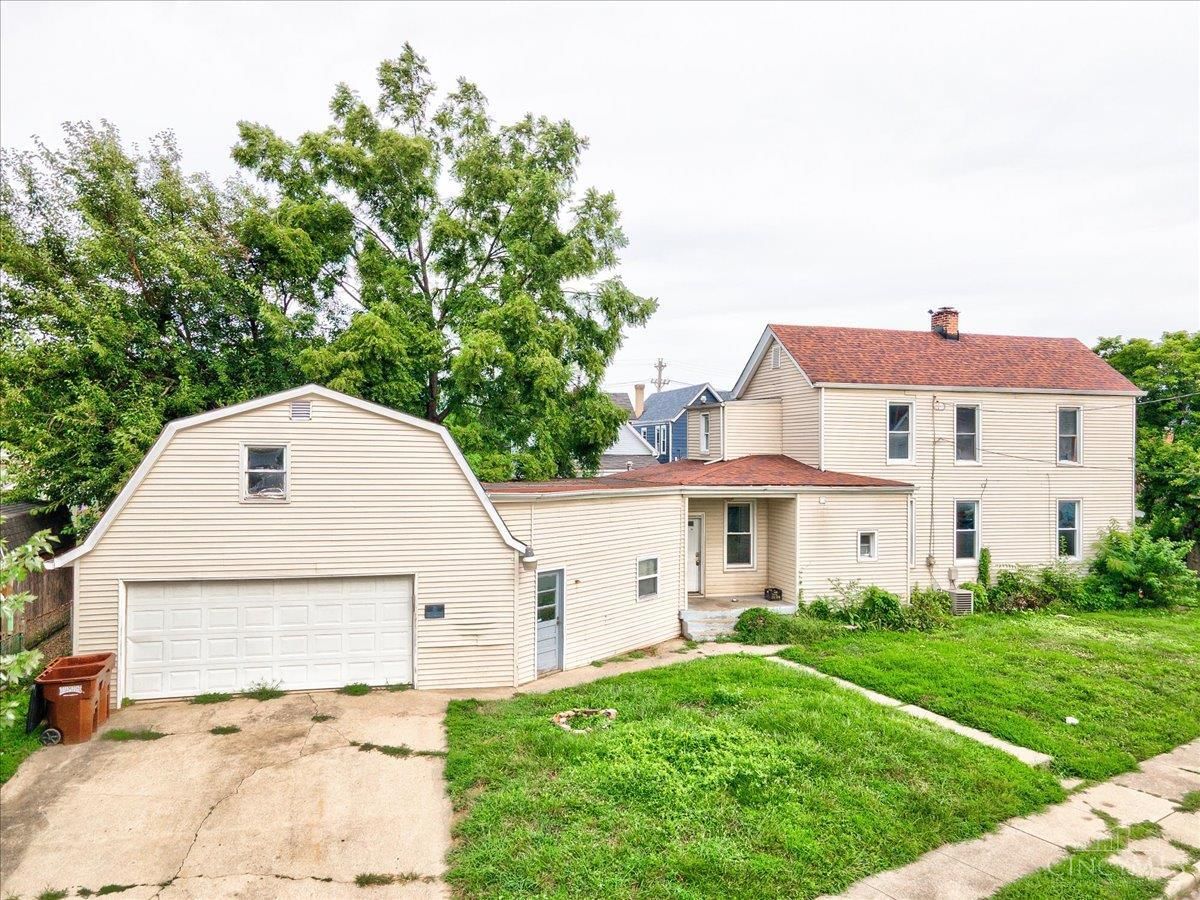201 Maple Street, Elmwood Place, OH 45216