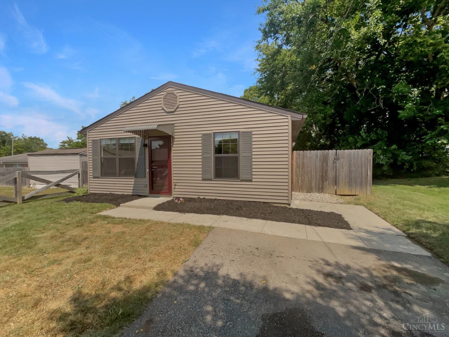 2225 Hawthorne Street, Middletown, OH 45042