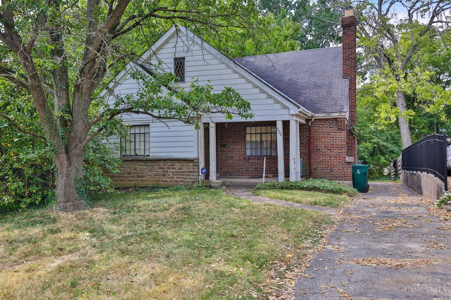 5829 Pandora Avenue, Cincinnati, OH 45213