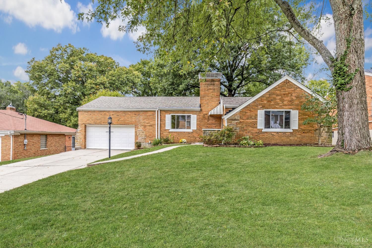 3955 Roswell Avenue, Cheviot, OH 45211