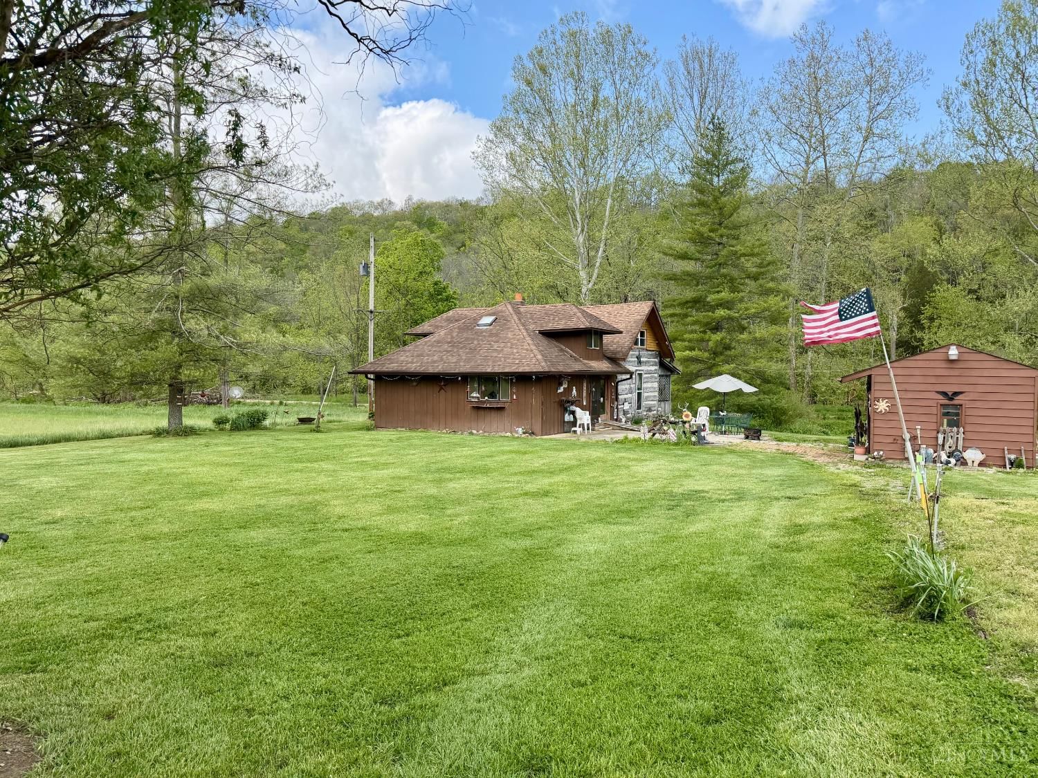 Photo of 6033 Siemon Road