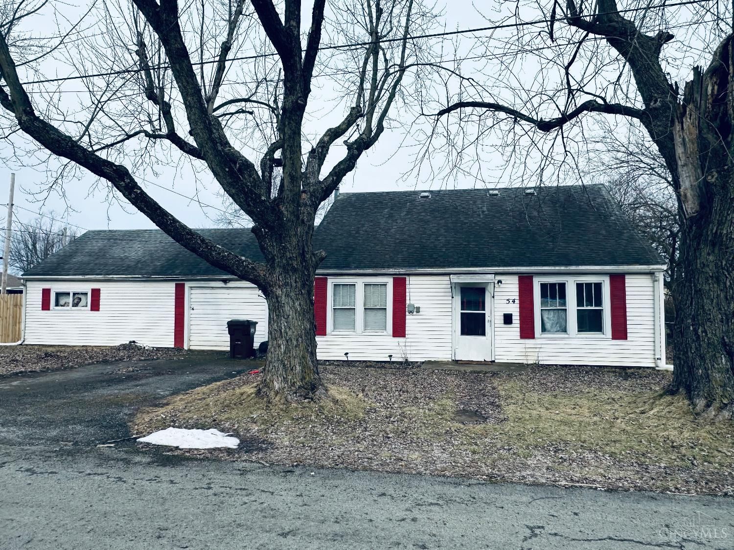 54 Center Street, Sabina, OH 45169