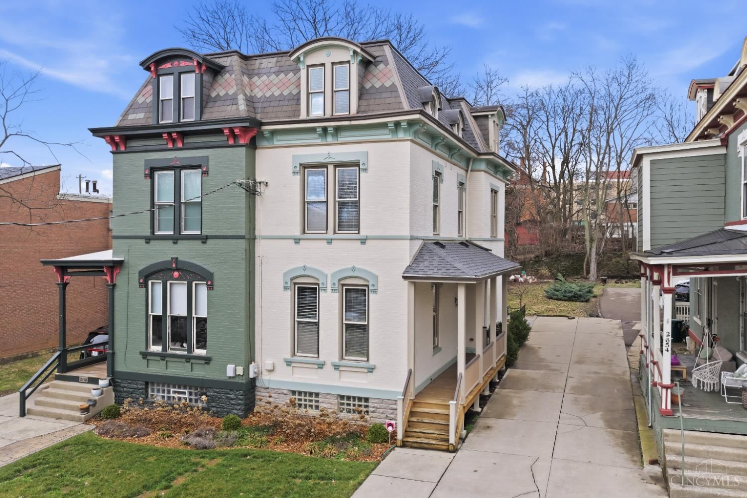 Photo of 2656 Bellevue Avenue