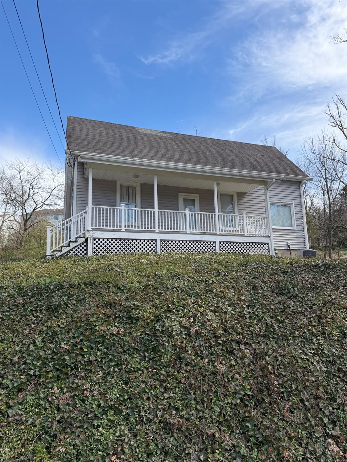 Photo of 7469 Camargo Road
