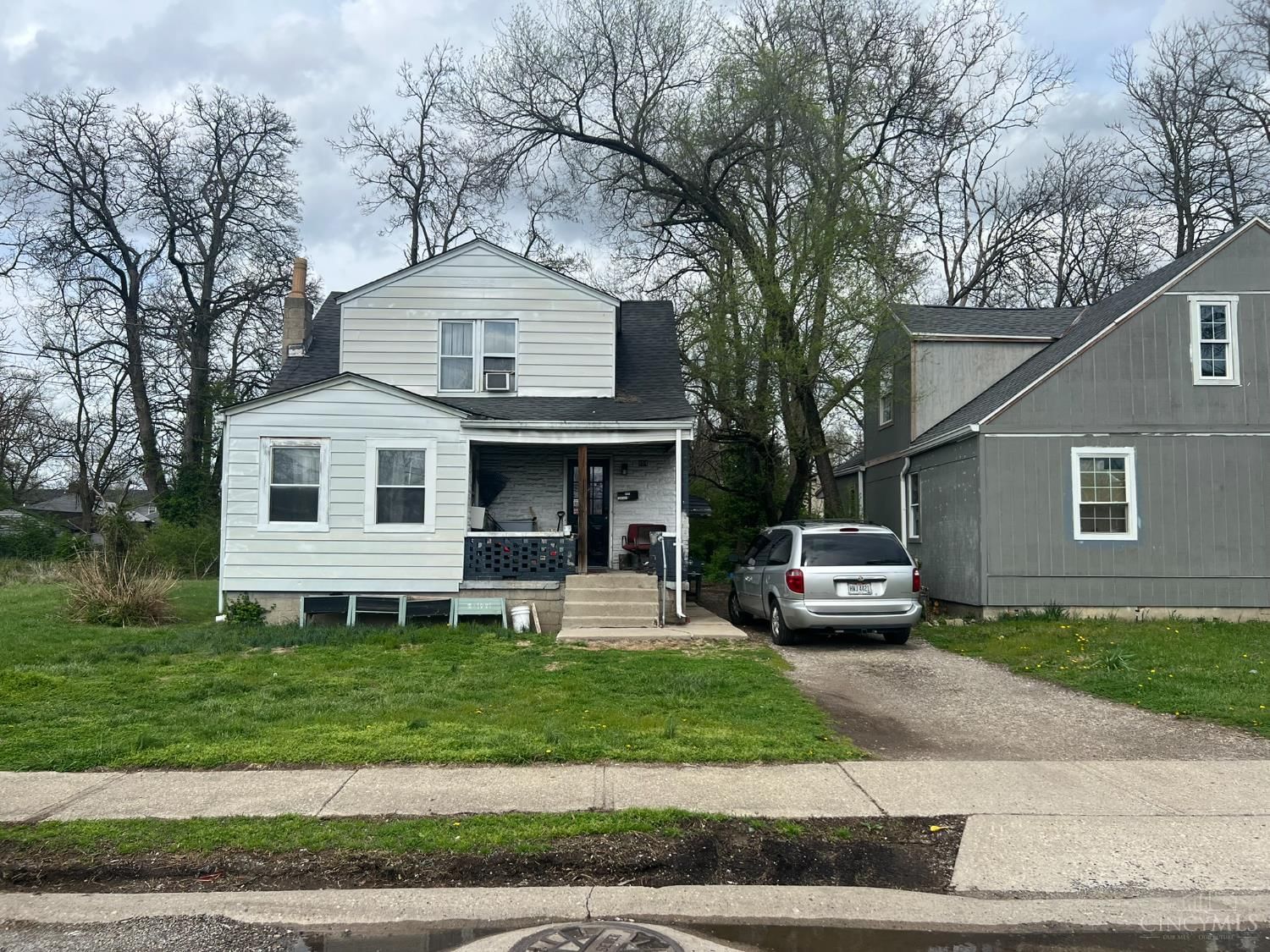 Photo of 954 Van Buren Avenue
