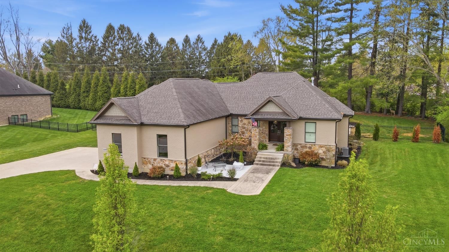1599 Fox Trail, Bellbrook, OH 45305