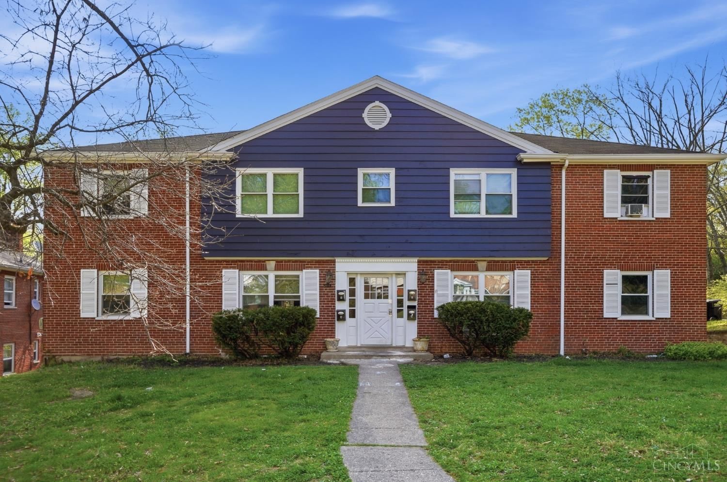 3518 Hazelwood Avenue, Cincinnati, OH 45211