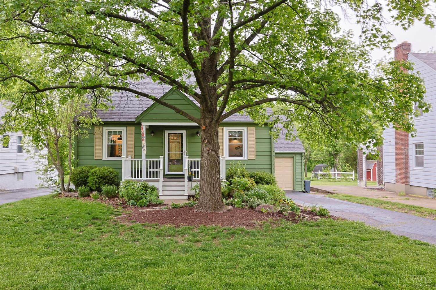 444 Sharon Road, Springdale, OH 45246