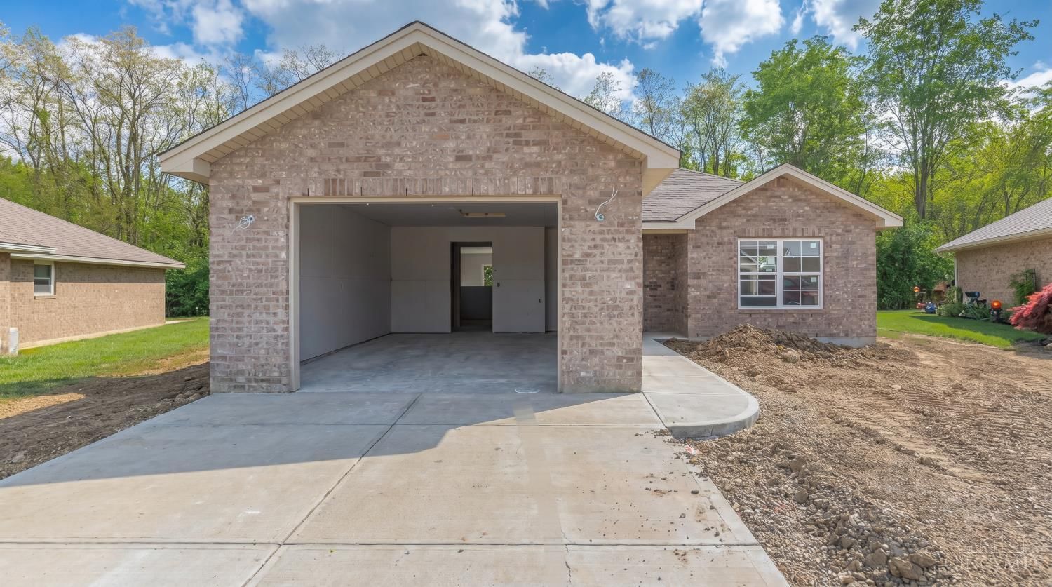 137 Pebble Creek Drive, Eaton, OH 45320