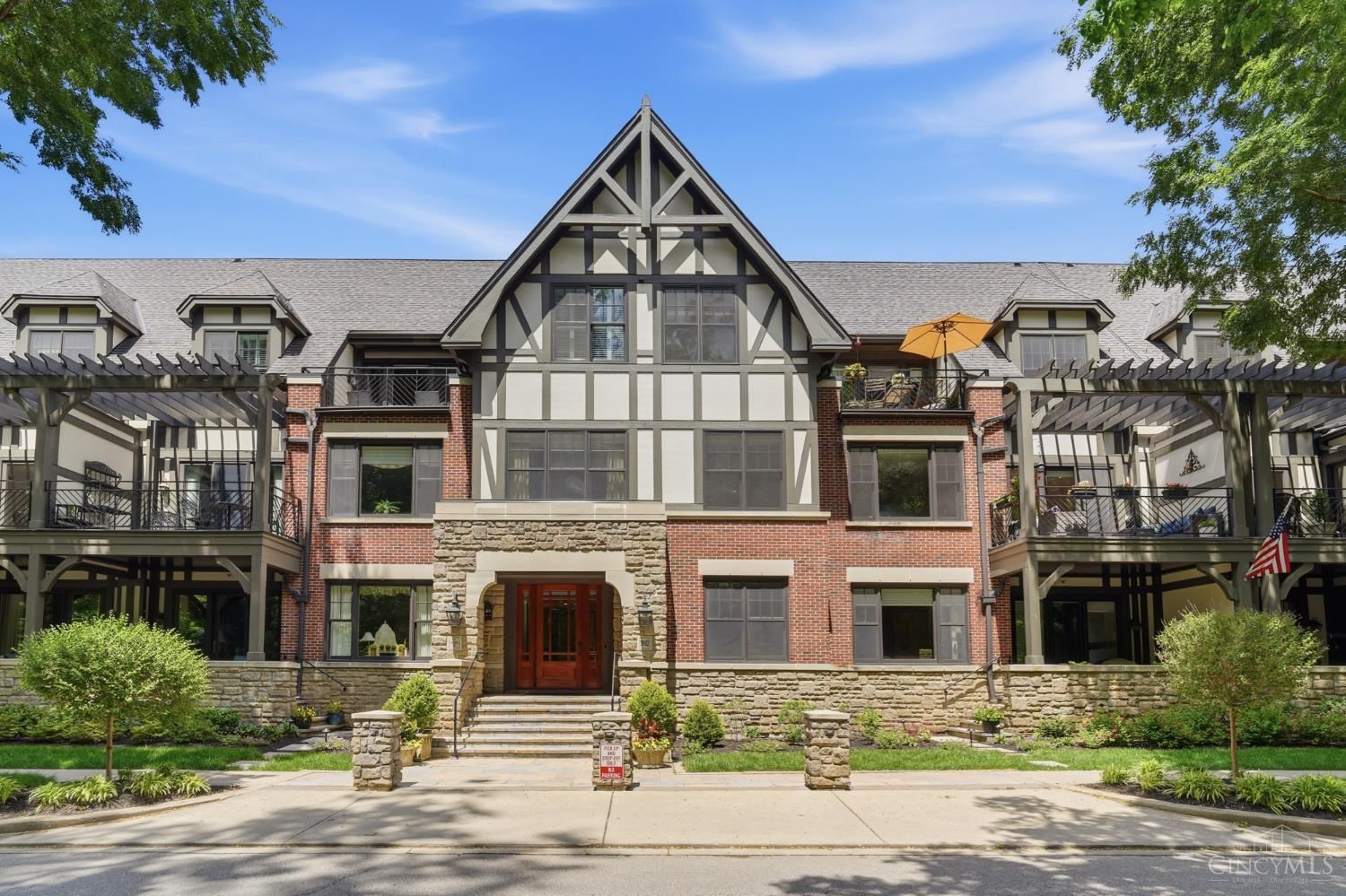 3942 Miami Road, Mariemont, OH 45227