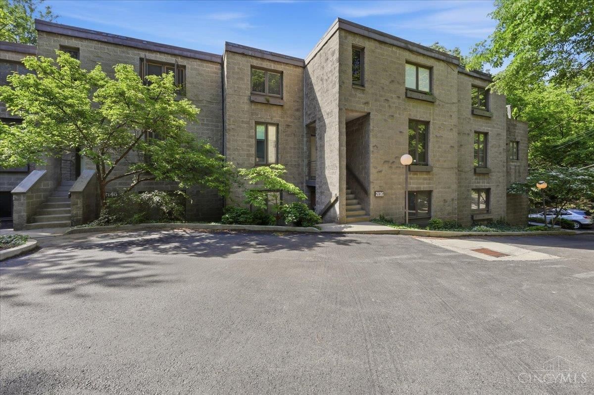 2138 Ohio Avenue, Cincinnati, OH 45219