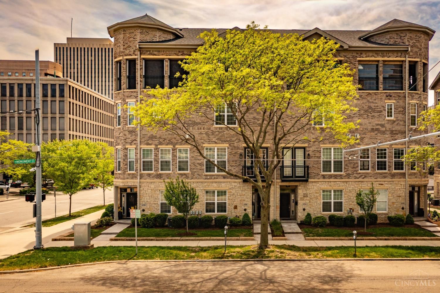 104 Monument Avenue, Dayton, OH 45402