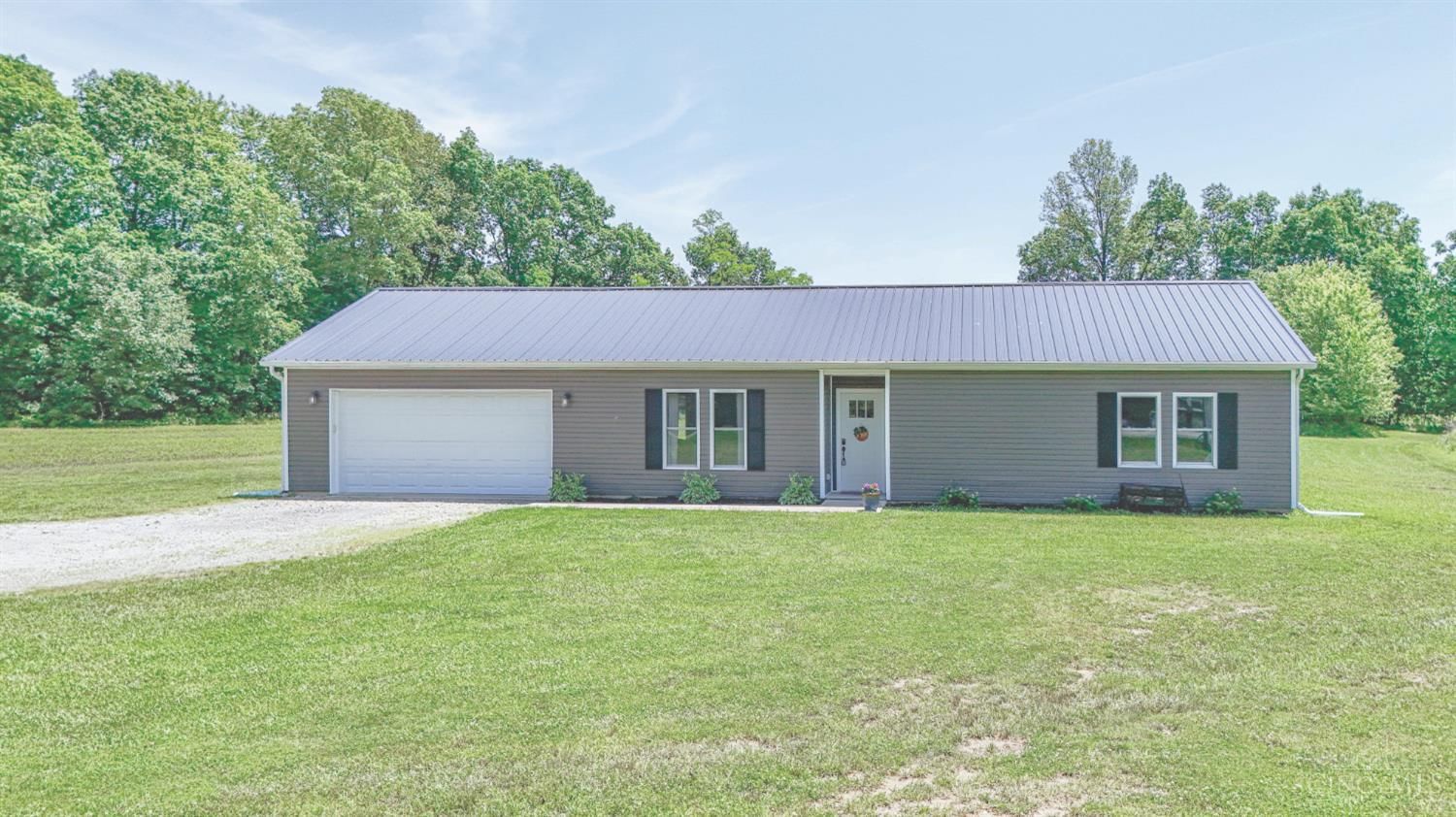 1038 Pansy Pike, Blanchester, OH 45107