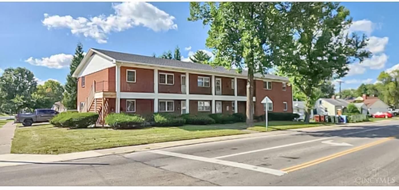 Photo of 105 Maple Avenue