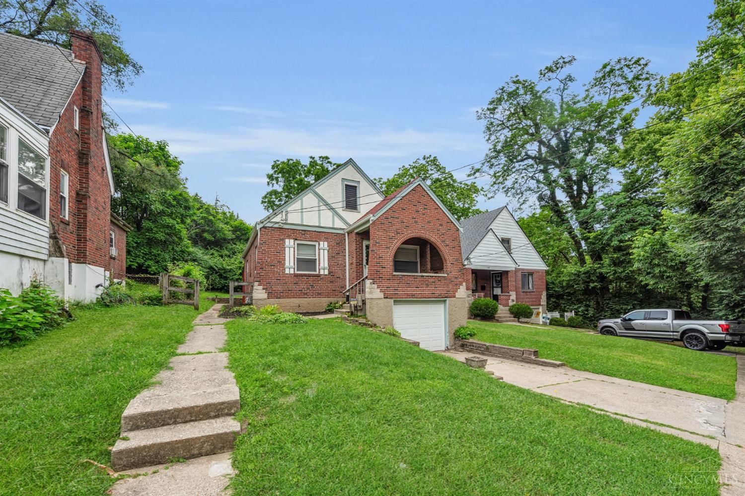 2455 Nova Avenue, Cincinnati, OH 45238