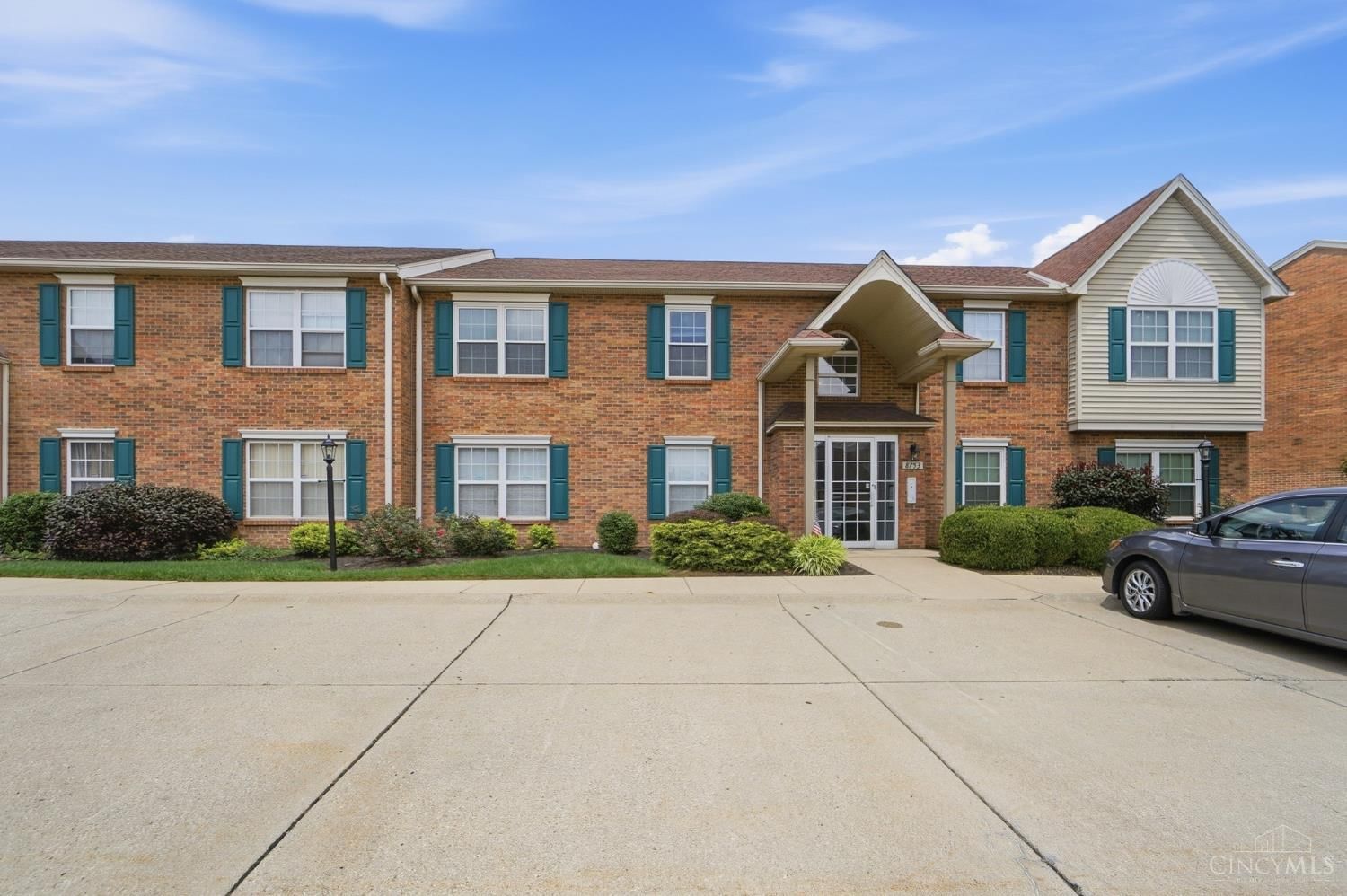 8753 Carrousel Park Cir CIR, Colerain Twp, OH 45251