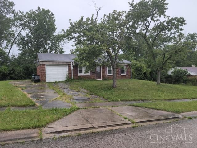 1425 Swinger Drive, Trotwood, OH 45417