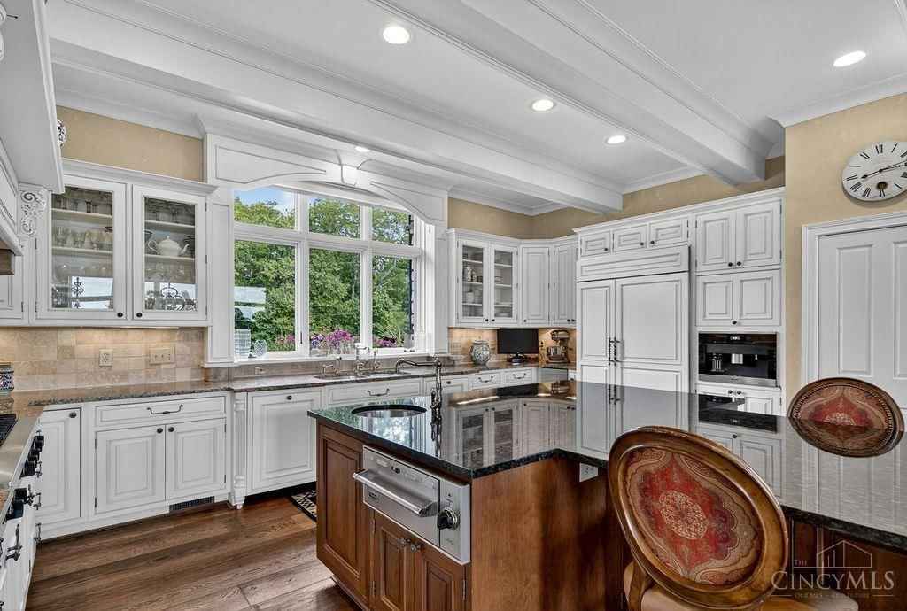 5 Twin Hills Ridge Drive, Cincinnati, OH 45230