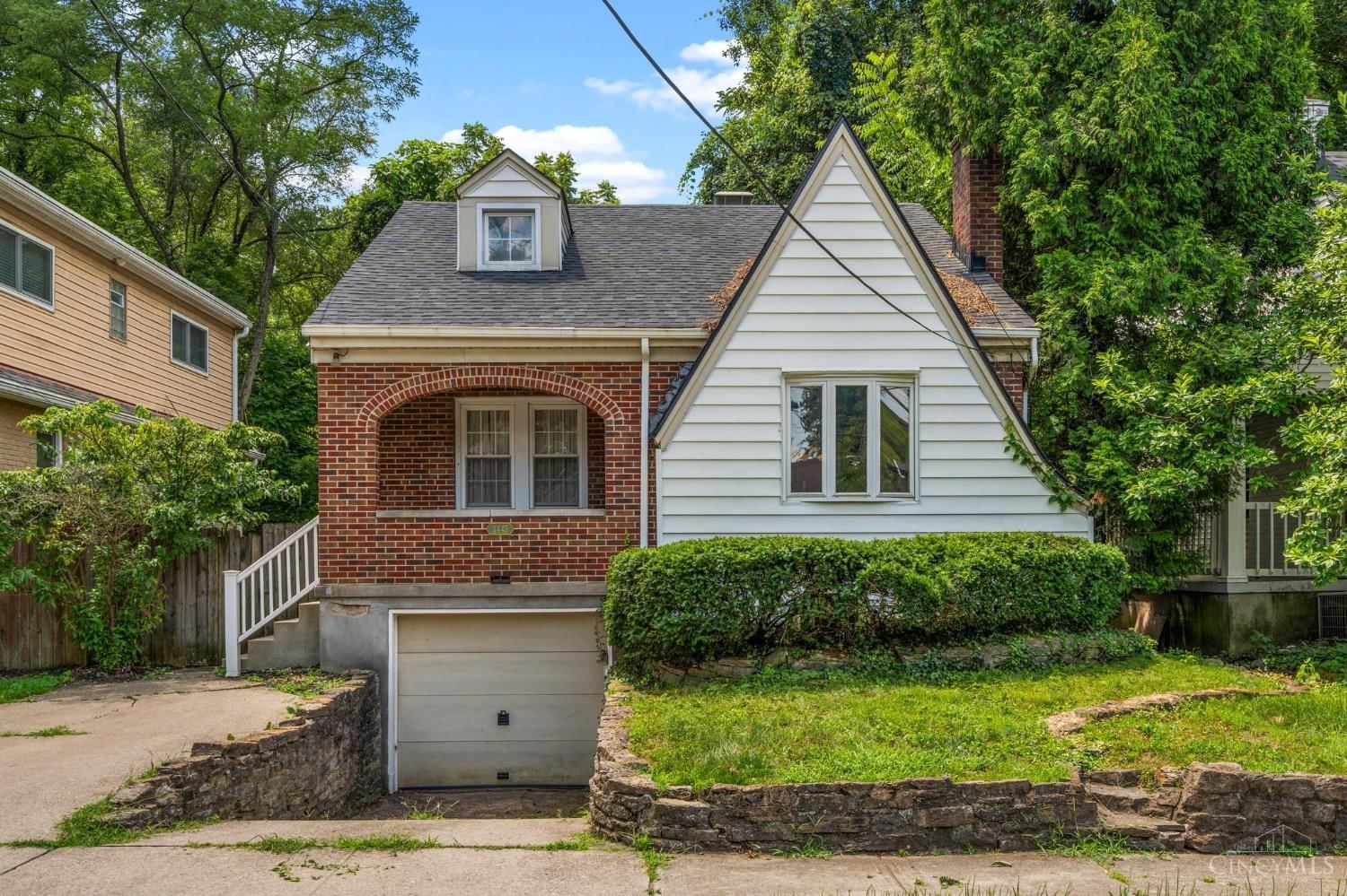 3445 Oak View Pl PL, Cincinnati, OH 45209