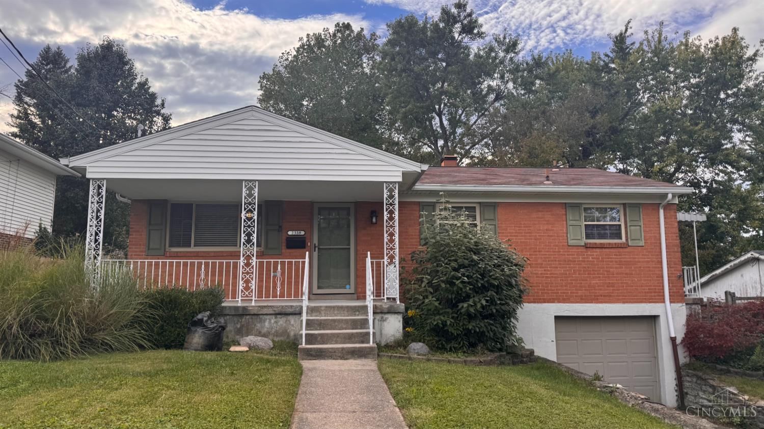 2359 Fairgreen Drive, Green Twp, OH 45238