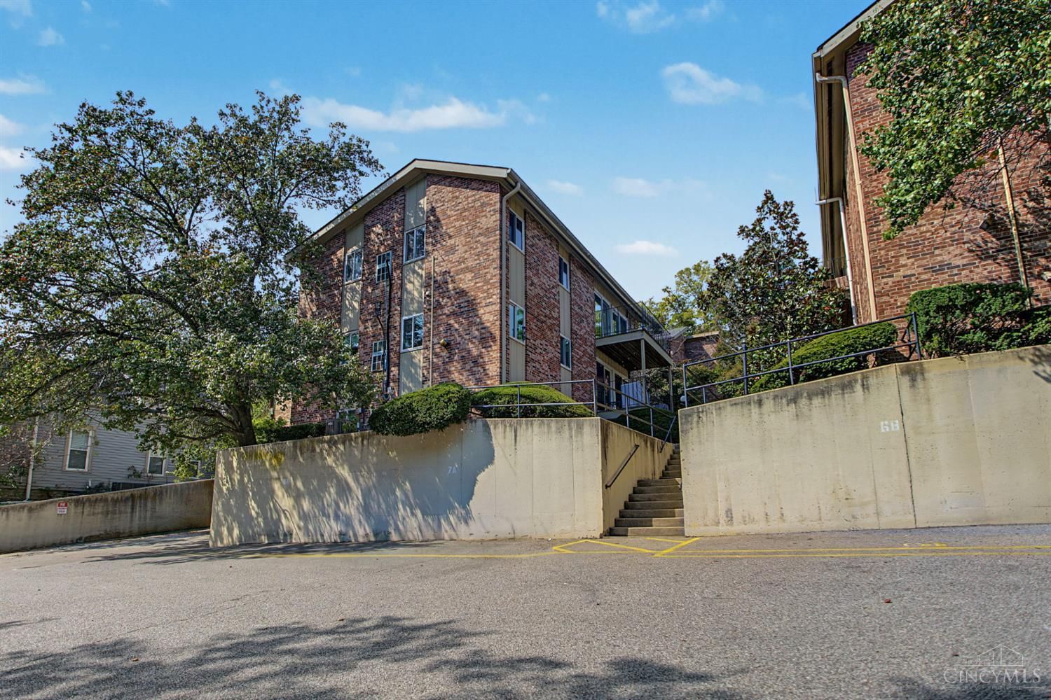 801 Delta Avenue, Cincinnati, OH 45226
