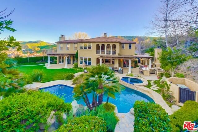 MONT CALABASAS photo 1