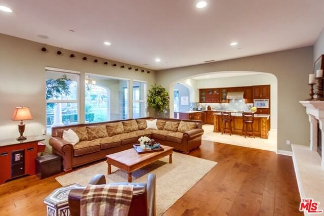 MONT CALABASAS photo 11