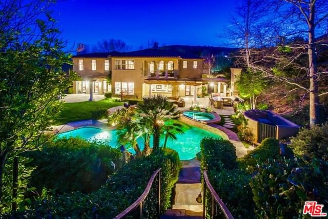 MONT CALABASAS photo 2