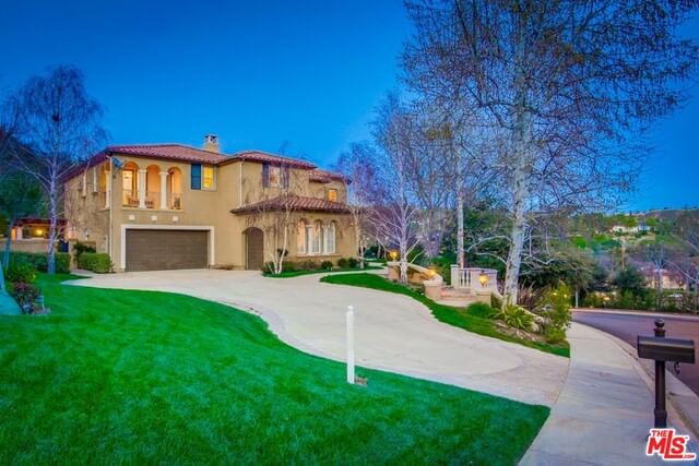 MONT CALABASAS photo 3