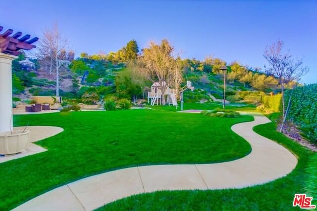 MONT CALABASAS photo 36