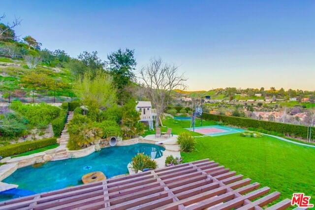 MONT CALABASAS photo 47