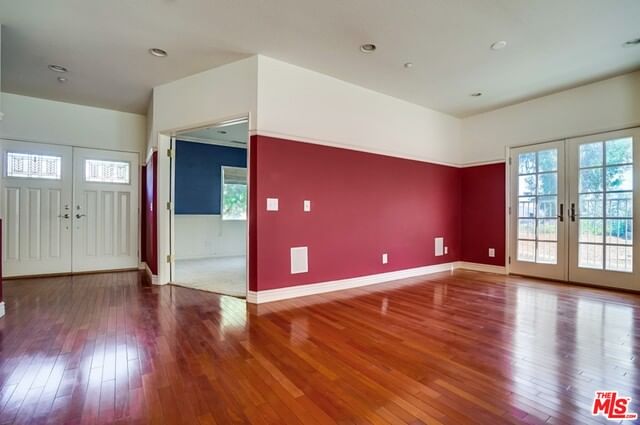 EDGECLIFF photo 3