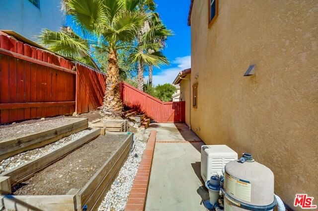 EDGECLIFF photo 35
