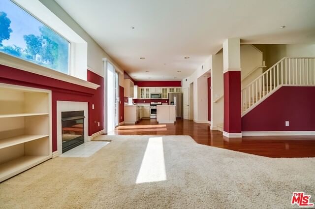 EDGECLIFF photo 5