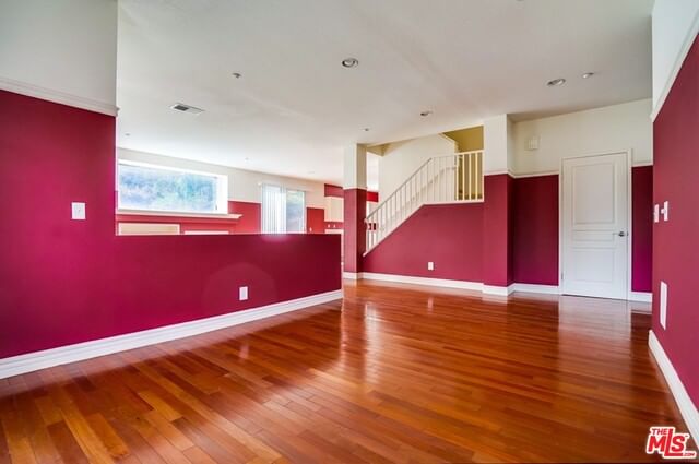 EDGECLIFF photo 7