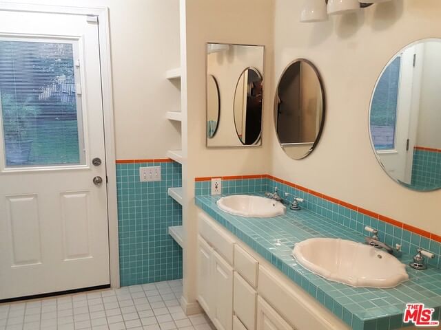FULLBRIGHT photo 22
