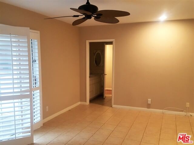 FULLBRIGHT photo 9