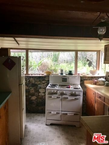 OLD TOPANGA CANYON photo 3