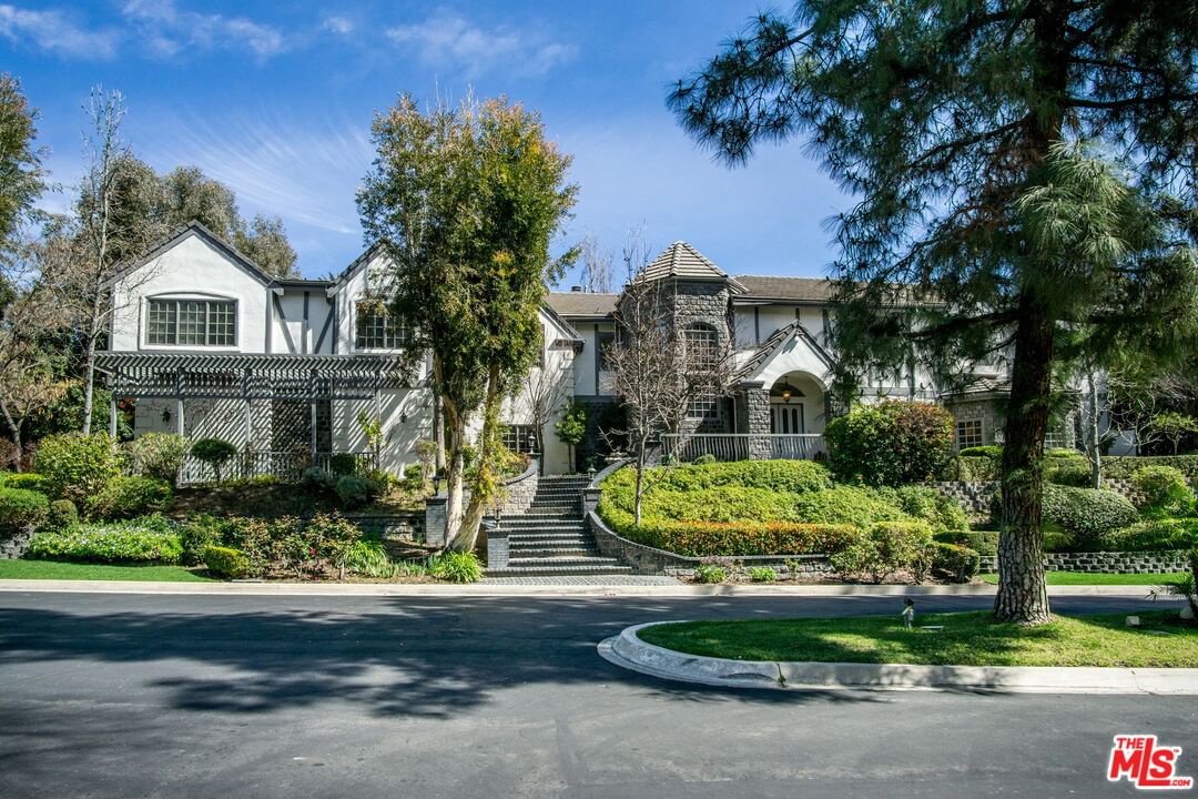 PARKWAY CALABASAS photo 1