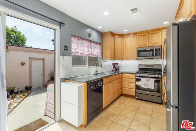 Edgebrook photo 6