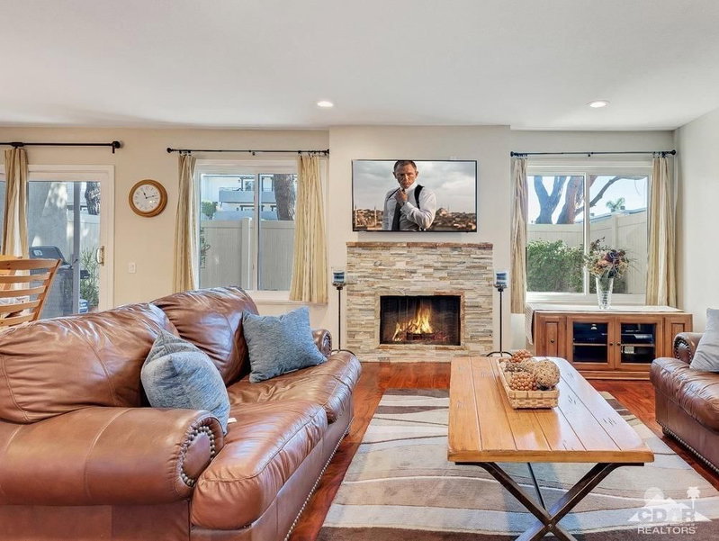 2744 Craig CIR