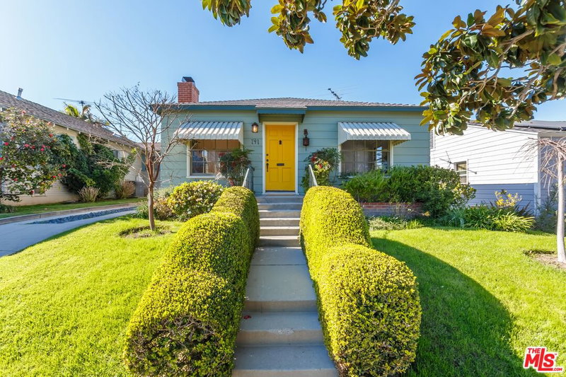 741 Bennett Ave