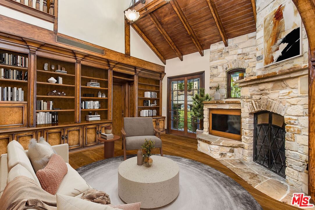 Thousand Peaks photo 19