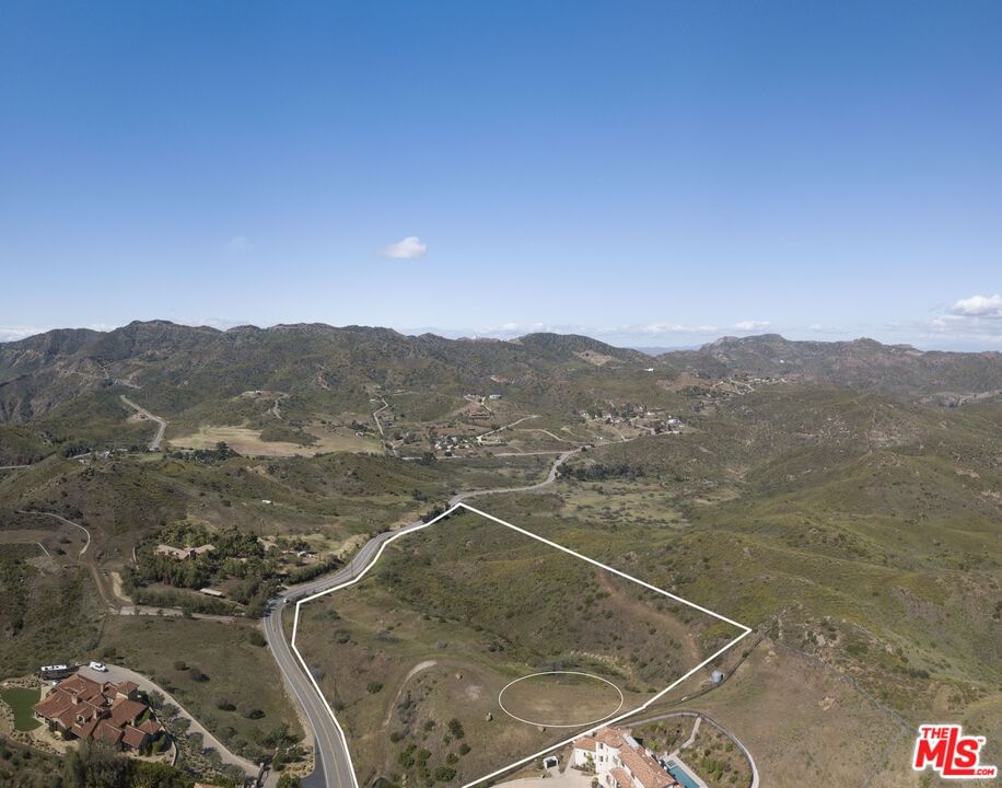 Decker Canyon photo 6
